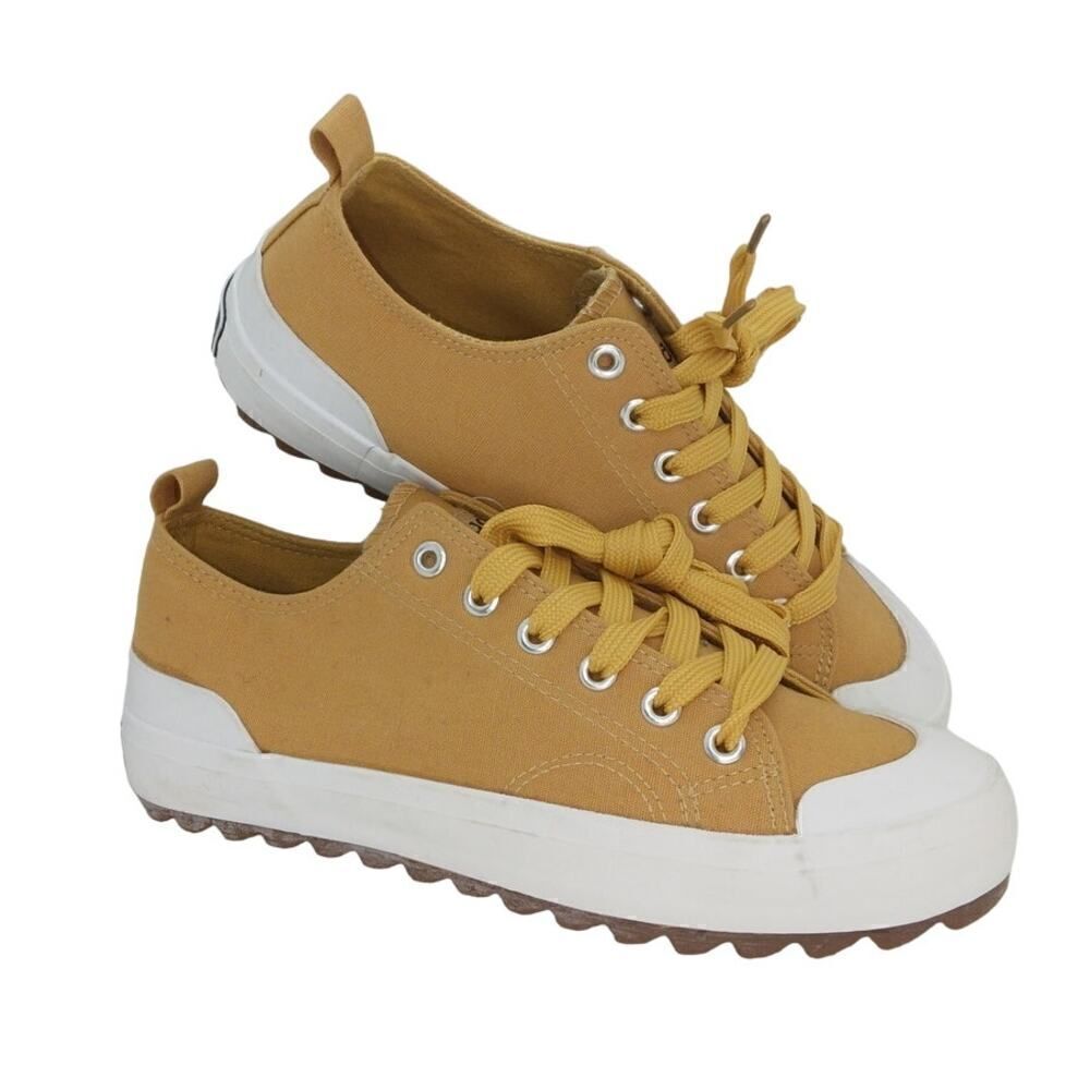 Mudd Womens NEW w/Tags Mustard Low Cut Casual Sneakers - sz. 7 1/2